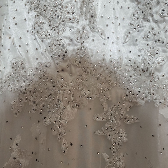 Annabelle White Floral Lace Long Sleeve Wedding Dress - Picture 9 of 10